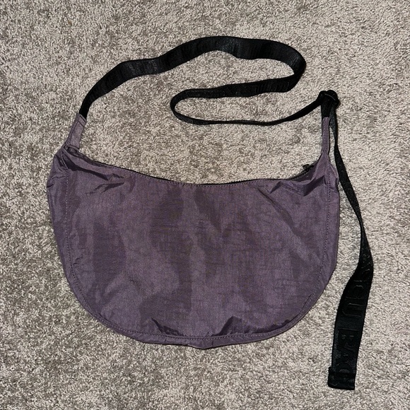 BAGGU medium crescent dusty violet NWT - Picture 3 of 4
